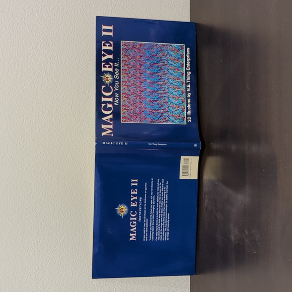 Magic Eye 2: 3D Illusions by N.E. Thing Enterprises Book - Picture 3 of 9